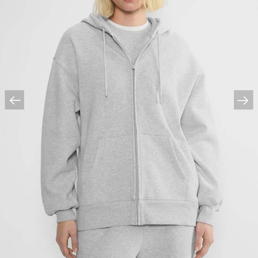 Aritzia Women's Grey Hoodie